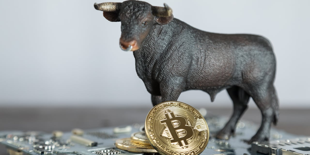 Bitcoin Price Breaks Above ,000 as ‘Trump Trade’ Continues to Spur Markets