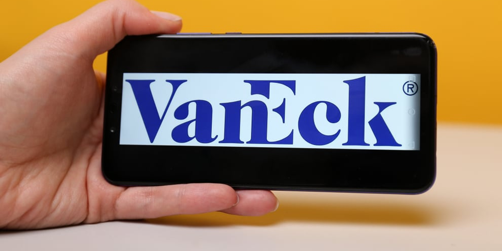 VanEck Lowers Bitcoin ETF Fees to Zero, Undercutting BlackRock