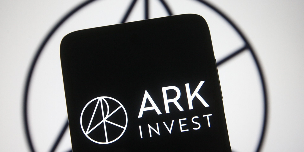 Cathie Wood’s Ark Invest Sells $5.8M in Coinbase, Grayscale Bitcoin Trust Shares as Crypto Market Surges