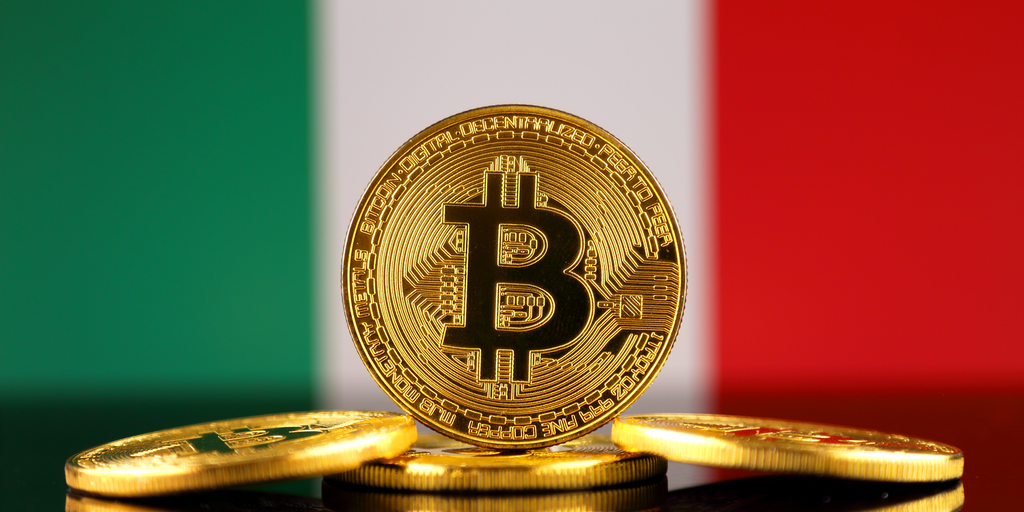 Italy's Largest Banking Group Intesa Sanpaolo Buys $1 Million in Bitcoin – Decrypt