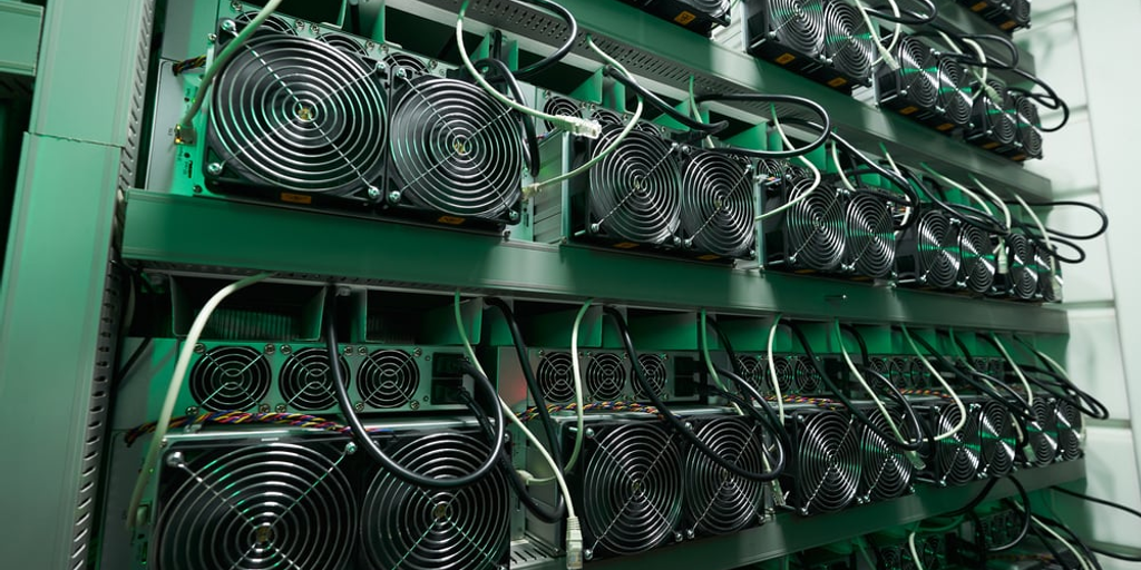 A New Bitcoin Mining Giant Prepares to Enter the Fray