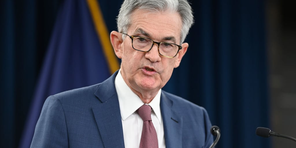 Bitcoin, Ethereum Trade Sideways as Fed Skips Rate Hike