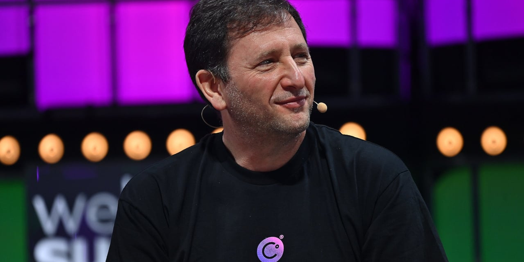 Celsius Founder Mashinsky Says He’s Sticking With Bankman-Fried’s Lawyers: Report