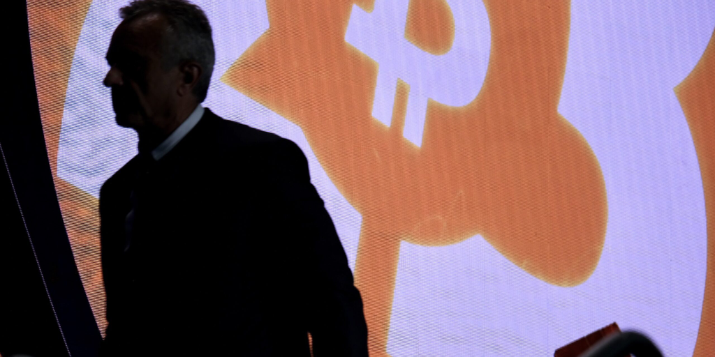 Robert F. Kennedy Jr. Silent on Bitcoin and CBDC During Twitter Talk with Elon Musk