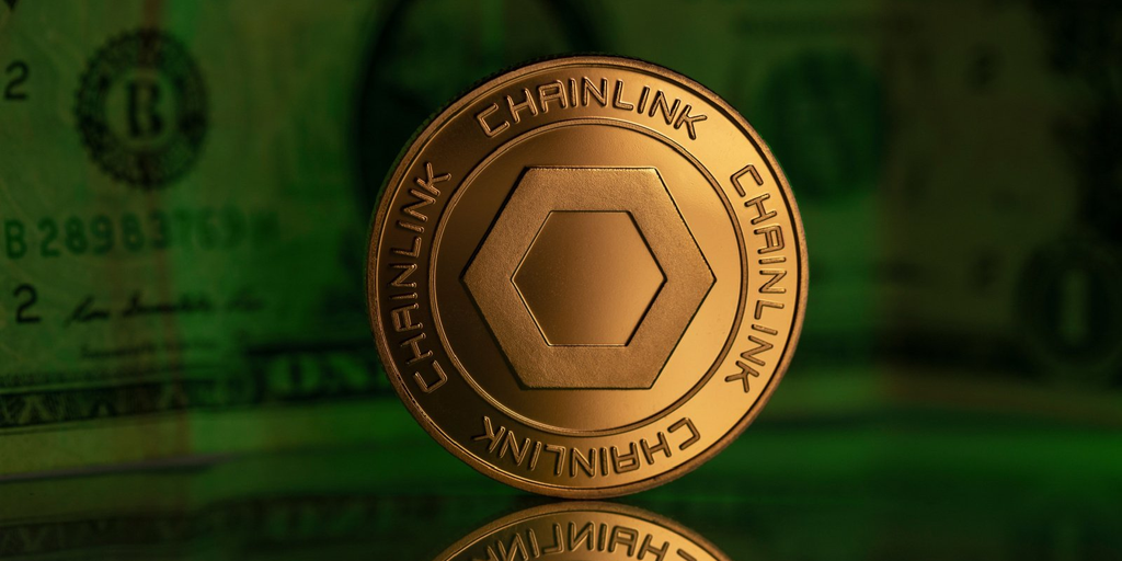 Chainlink Pumps 18% as It Launches Wall Street Pilot with JP Morgan, BNY Mellon, DTCC