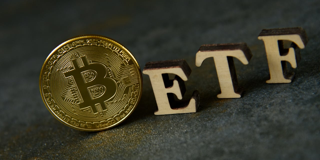 Bitcoin ETFs See $120 Million Outflows, BlackRock’s IBIT Ends 71-Day Inflow Streak