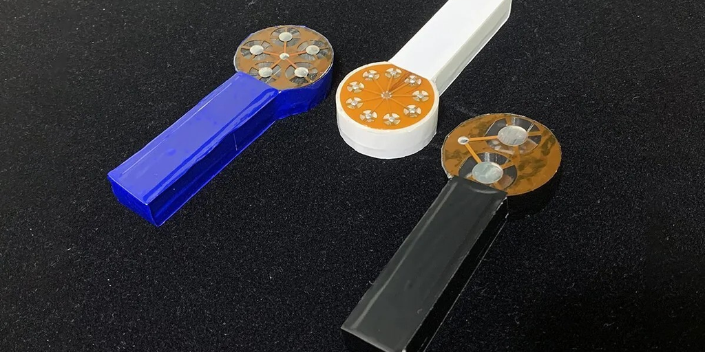 Hong Kong Scientists Built a Lickable Device That Lets You Taste Things in VR