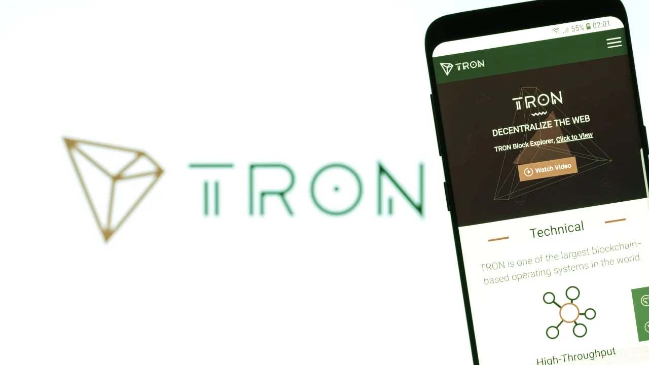 Tron es una plataforma de contratos inteligentes lanzada en 2018. Fuente: Shutterstock.