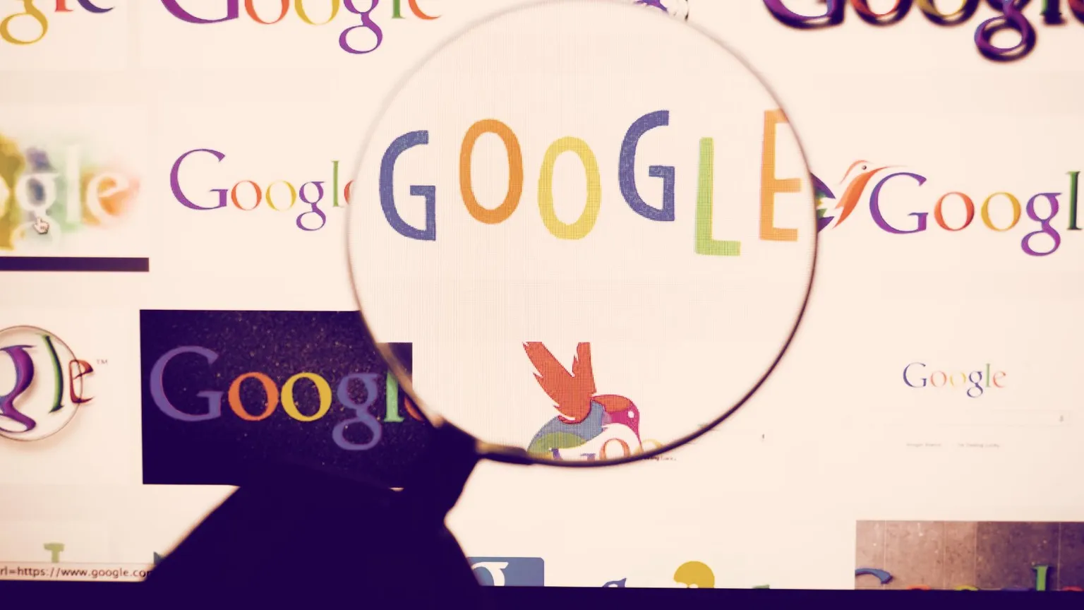 Google en una lupa. Image: Shutterstock