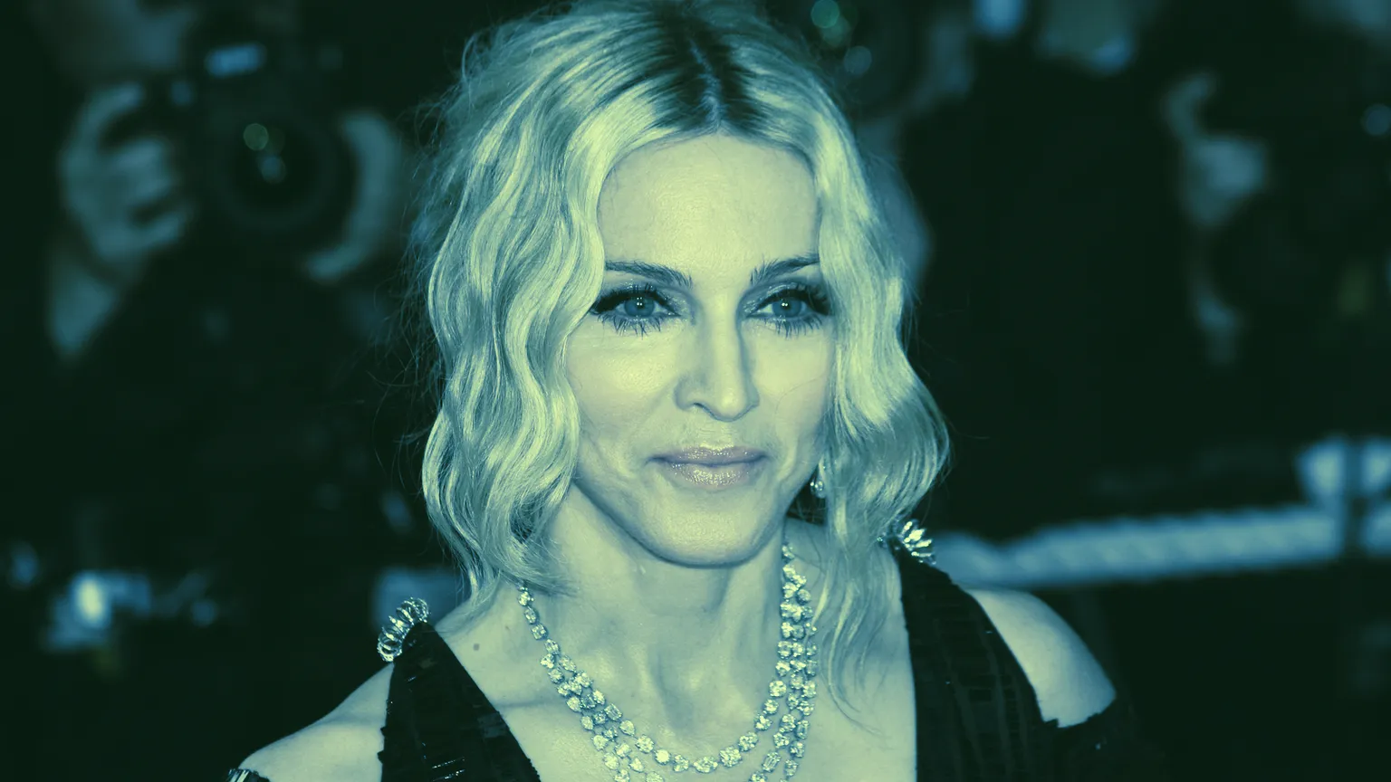 Los hackers subastarán los datos sensibles de Madonna. Imagen: Shutterstock