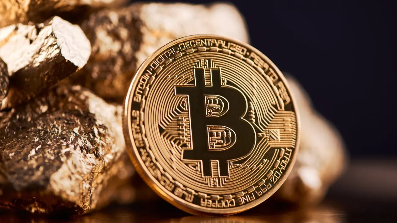 Bloomberg’s June 2020 commodity outlook places Bitcoin on par with gold as its "top candidates to advance" this year amid the economic downturn.