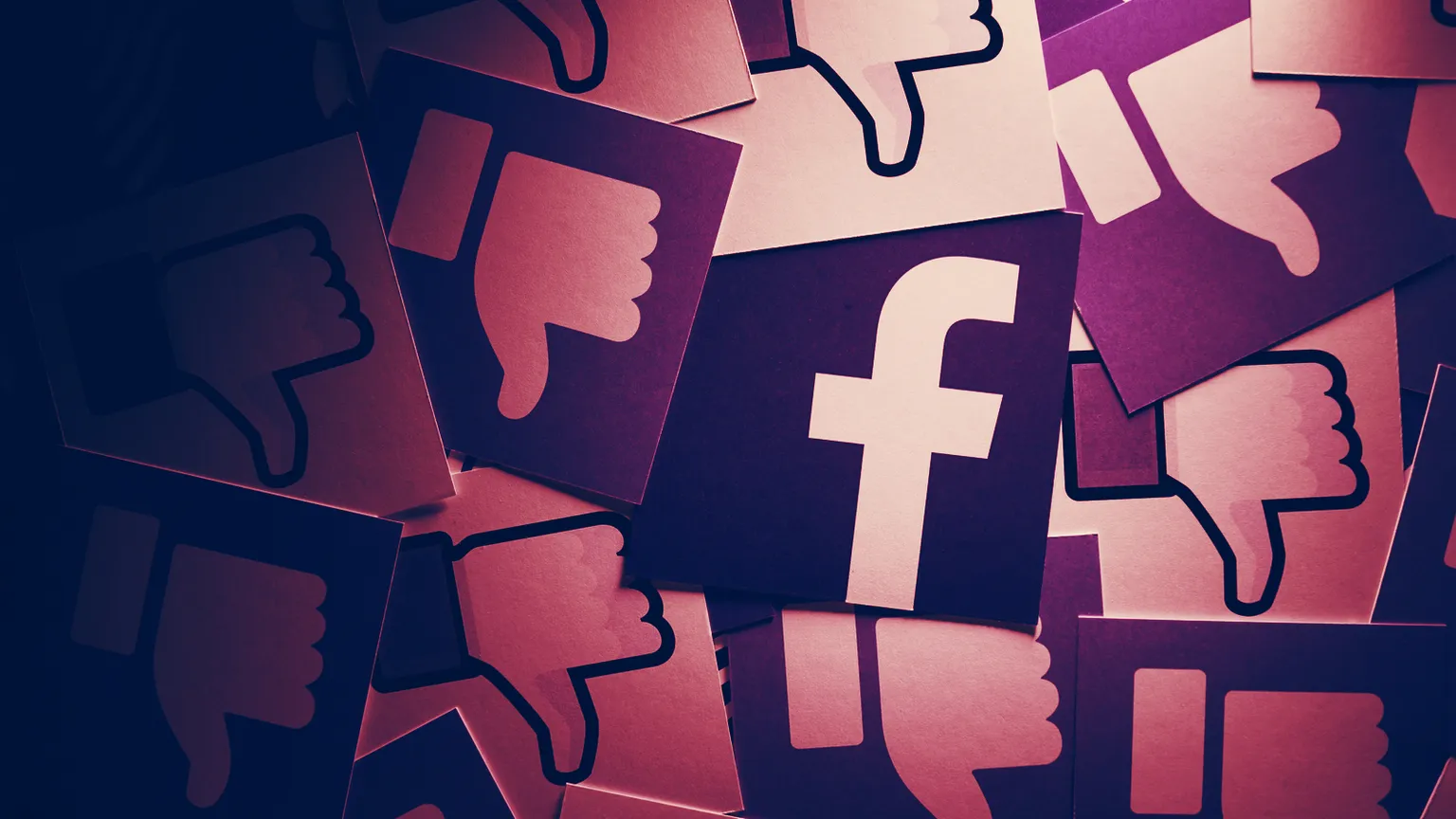 Facebook pierde miles de millones cuando muchas empresas dejan de anunciarse en los medios sociales. Imagen: Shutterstock