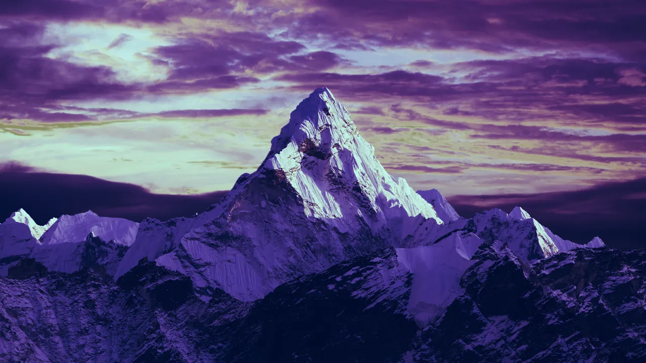Avalanche set for Everest. Image: Shutterstock