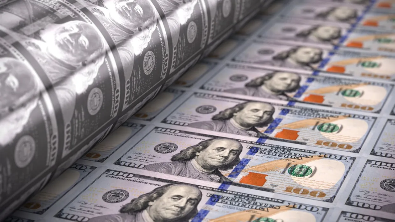 Central banks make money printer go brrr. Image: Shutterstock