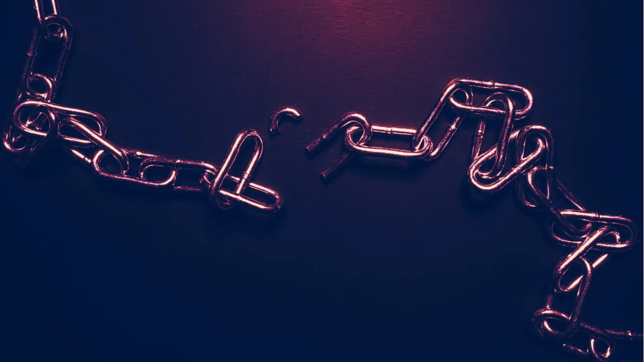 A broken chain. Image: Shutterstock