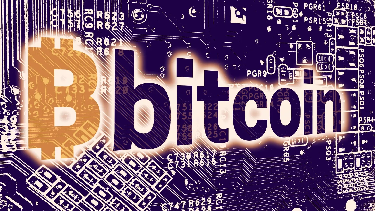 El software de código abierto de Bitcoin se ejecuta en cientos de miles de ordenadores simultáneamente. Imagen: Shutterstock