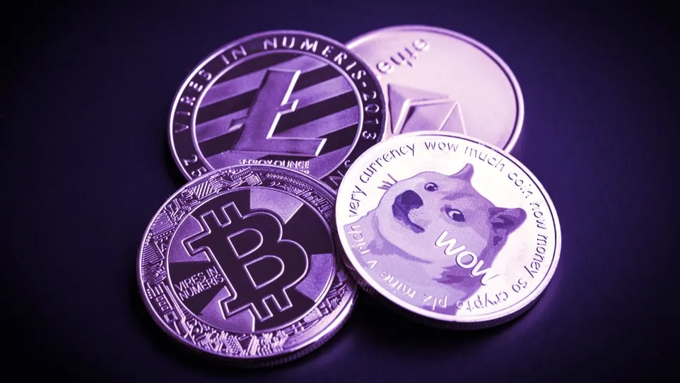 El Bitcoin y el Dogecoin están en el top 10 de las monedas. Imagen: Shutterstock.