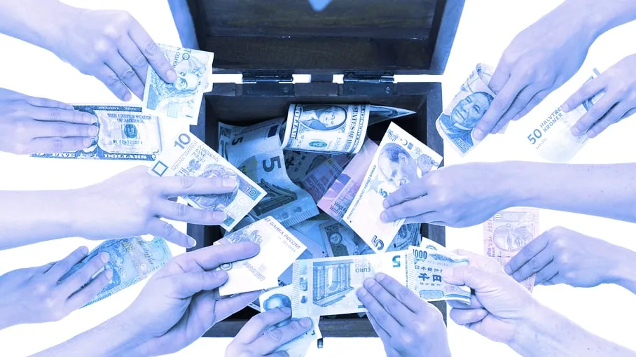 Pooling money together. Image: Shutterstock.