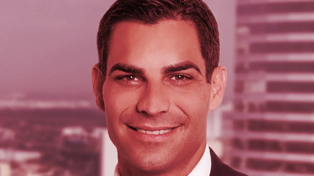 Alcalde de Miami, Francis Suárez, es partidario del Bitcoin. Imagen: Harvard