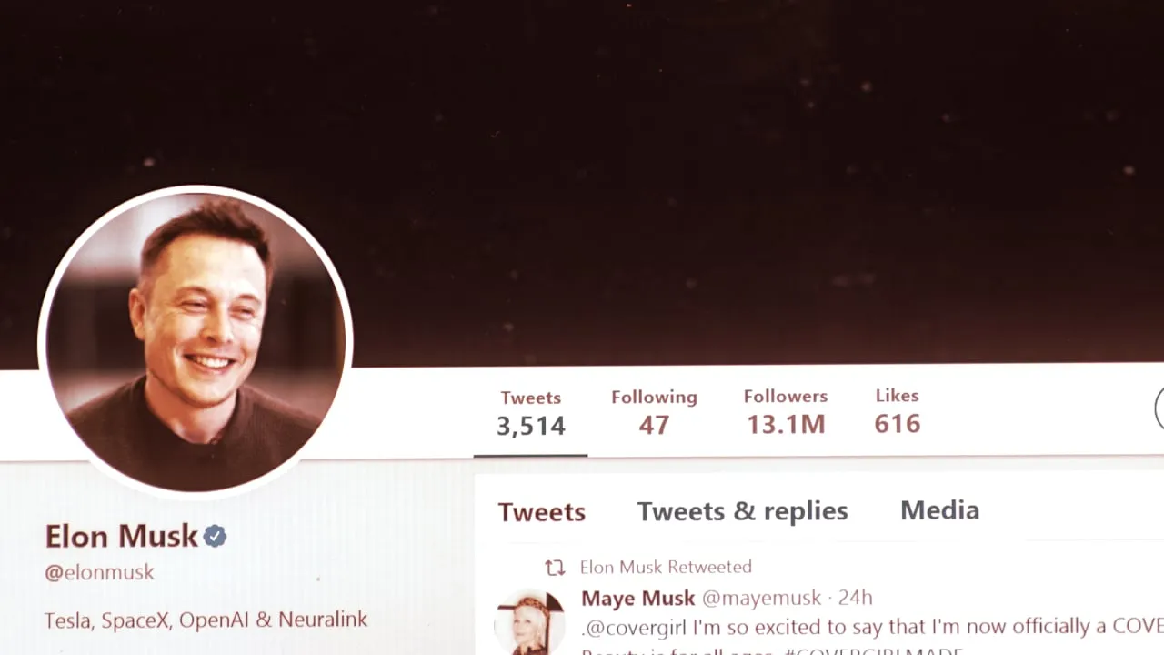 A Elon Musk le gusta tuitear sobre Bitcoin. Imagen: Shutterstock