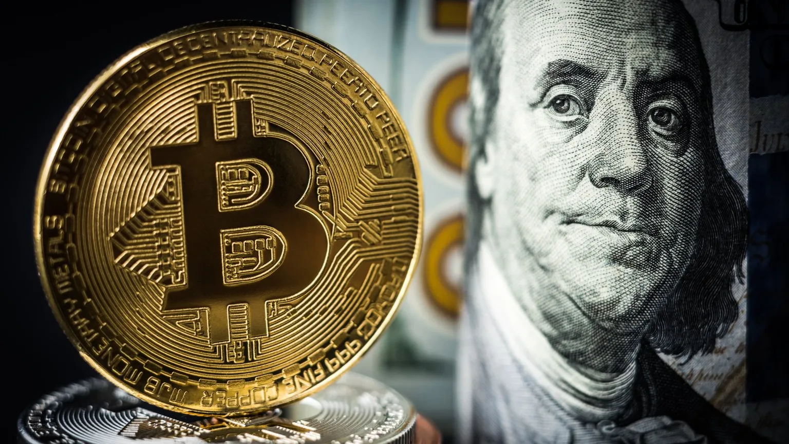 Bitcoin y el dólar estadounidense. Imagen: Shutterstock