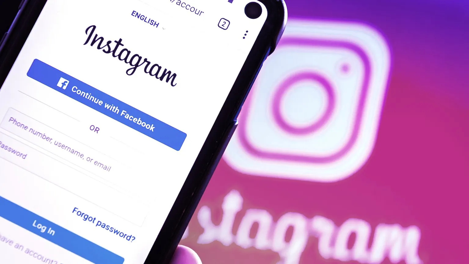 Instagram Talks NFTs. Image: Shutterstock