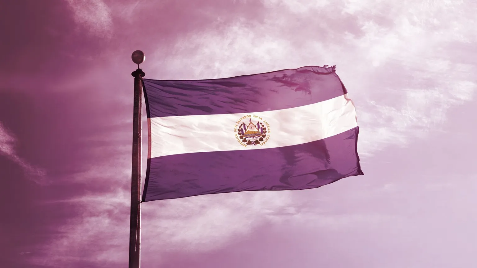El Salvador Flag on the mast. Image: Shutterstock