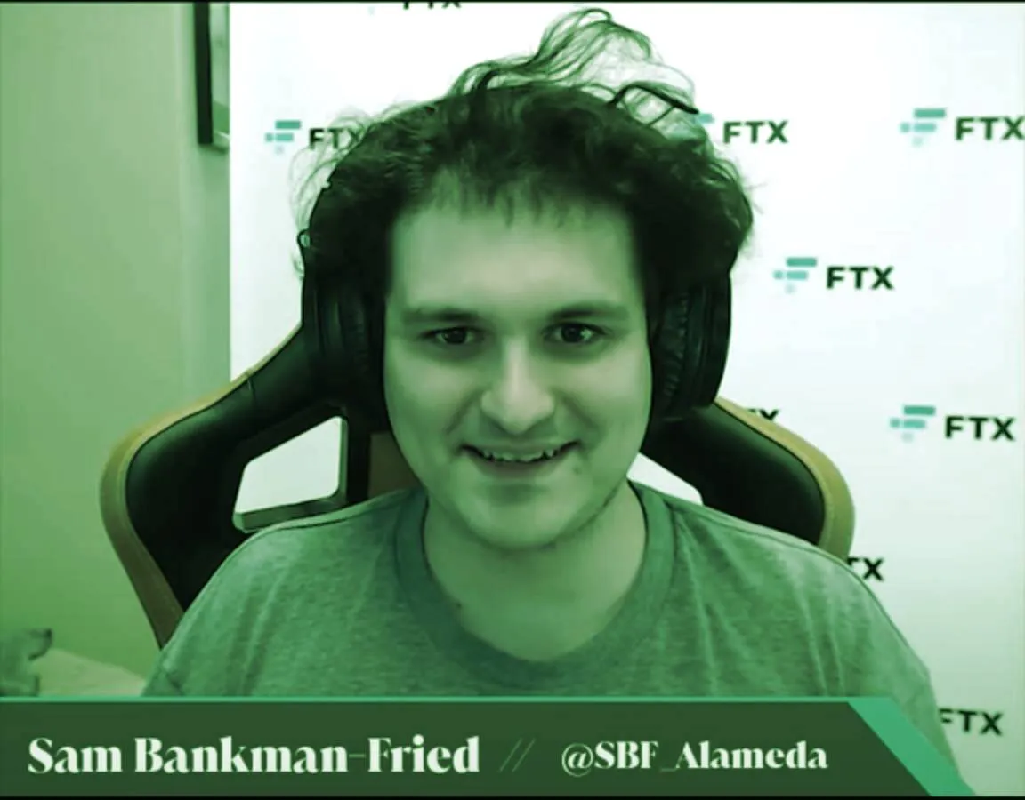 El director general de FTX, Sam Bankman-Fried, habla con Decrypt