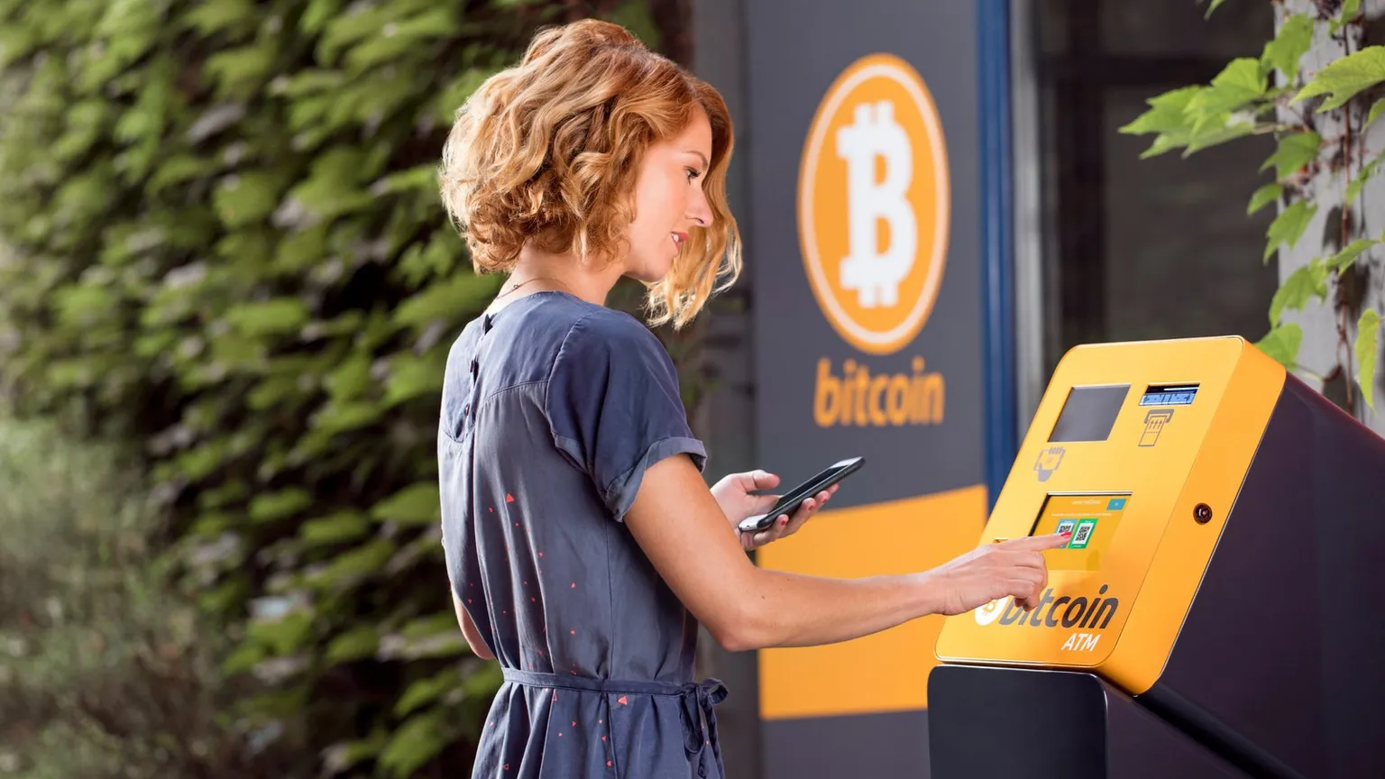Cajero automático de bitcoin. Imagen: Shutterstock