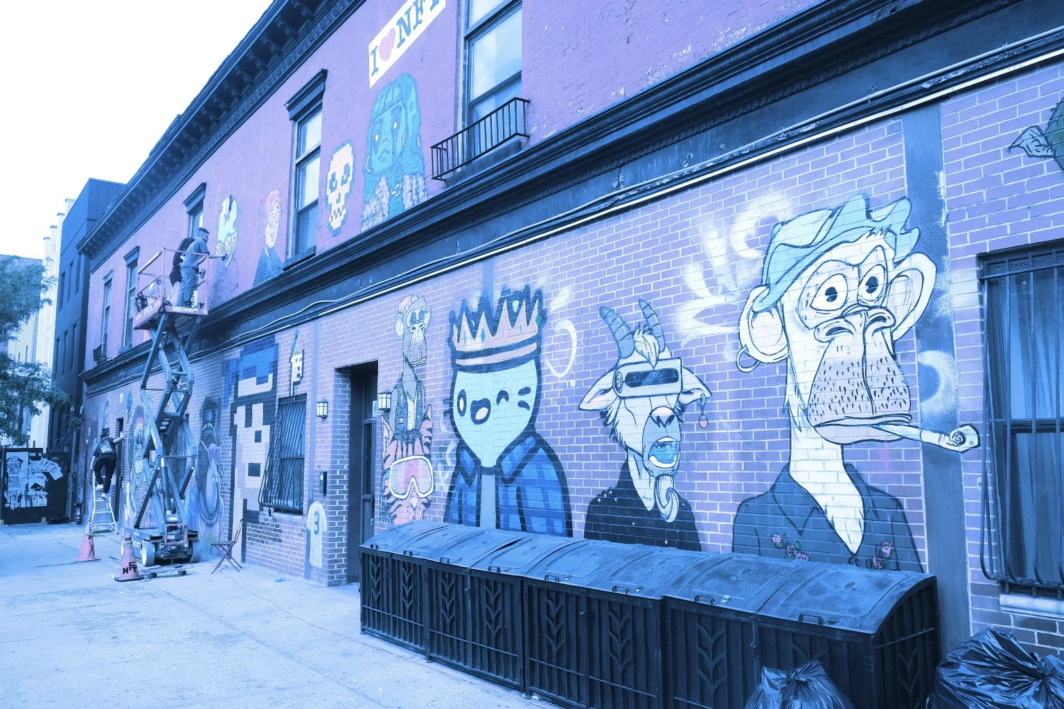 Some of the most recognizable NFT collections in a mural in New York by graffiti artist Masnah. (Photo: André Beganski / Decrypt)