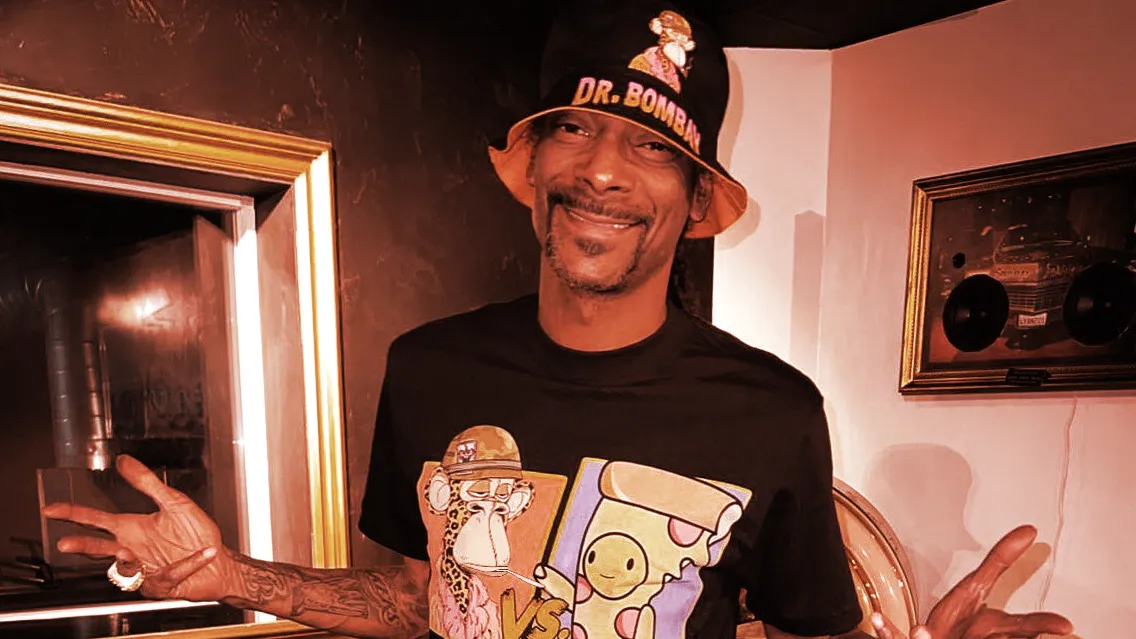 Rapper Snoop Dogg wearing apparel featuring his Bored Ape NFT. Image: Snoop Dogg