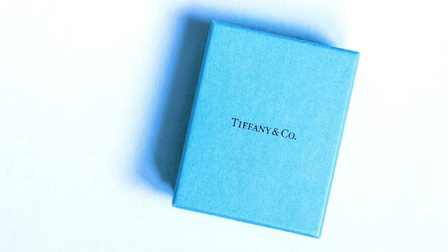 Una caja de regalo de Tiffany's. Imagen: Shutterstock