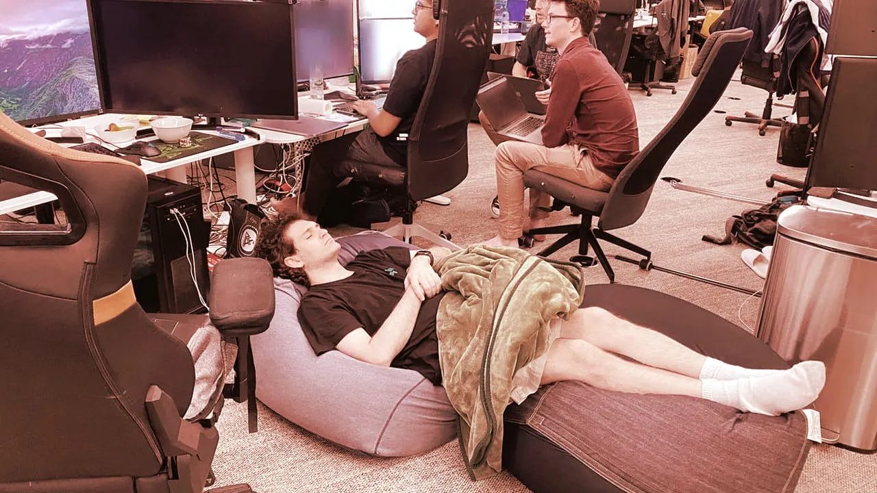 SBF sleeping on beanbags in the FTX office in 2020. Image: Sam Bankman-Fried/Twitter