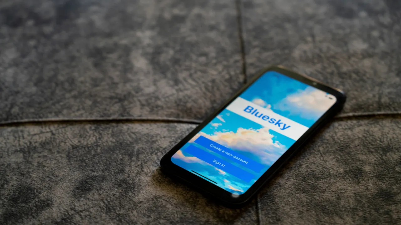 Bluesky is a decentralized version of Twitter. Image: Shutterstock.