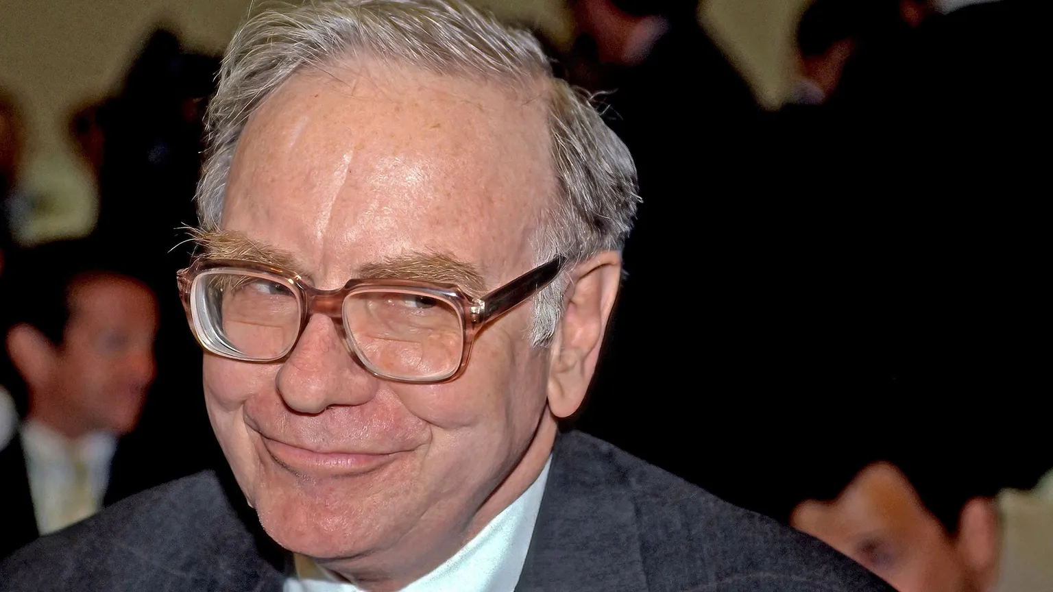 Warren ‘Bitcoin Is Rat Poison’ Buffett Likens AI to the Atom Bomb - Decrypt