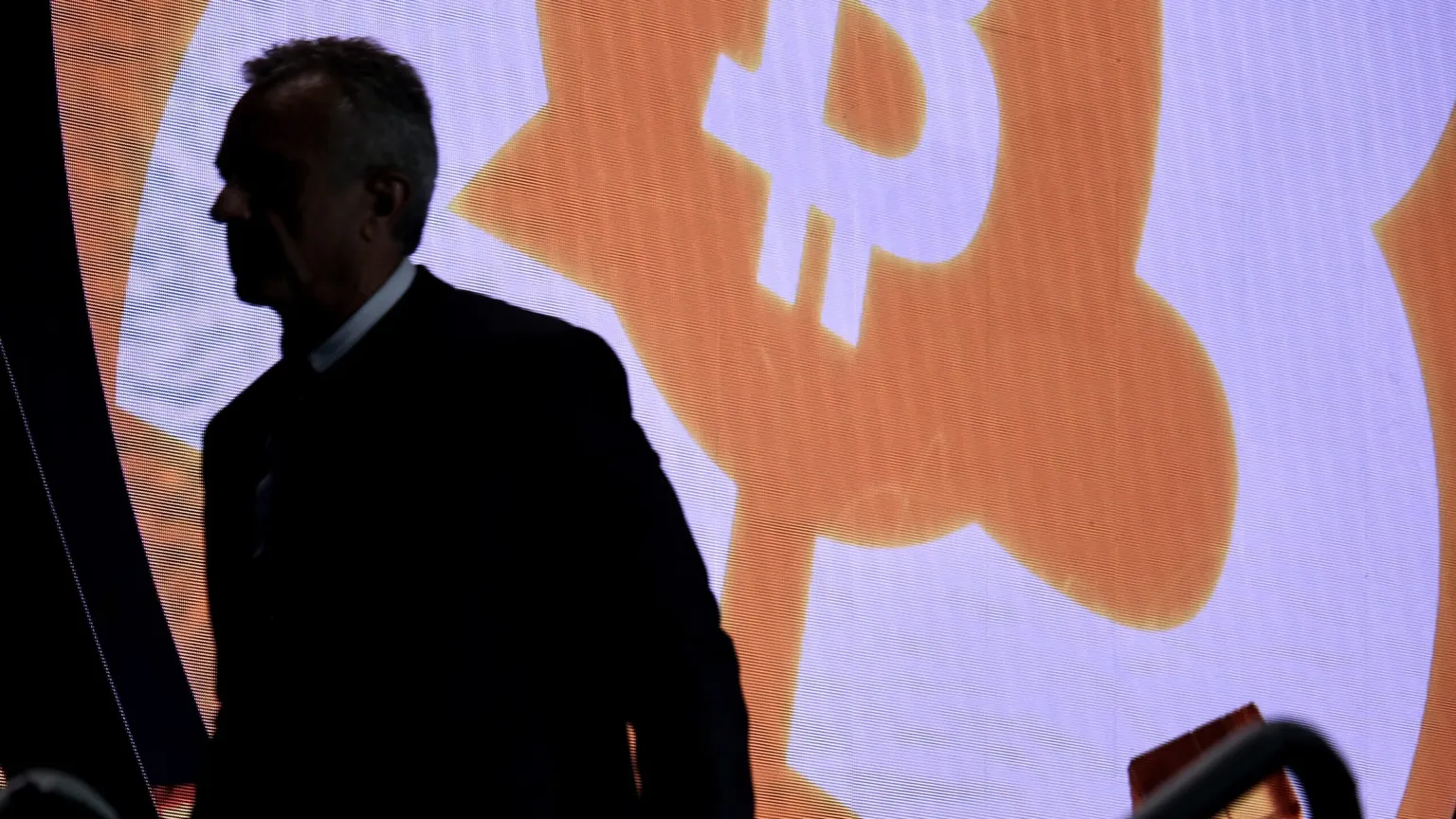 Robert F. Kennedy Jr exits Bitcoin 2023's main stage. Image: André Beganski/Decrypt
