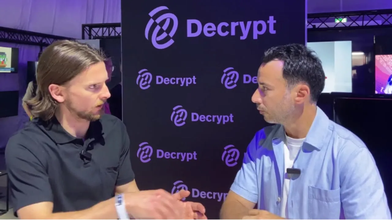 Decrypt interviewing Arianee CEO Pierre Nicholas Hurstel. Image: Decrypt.
