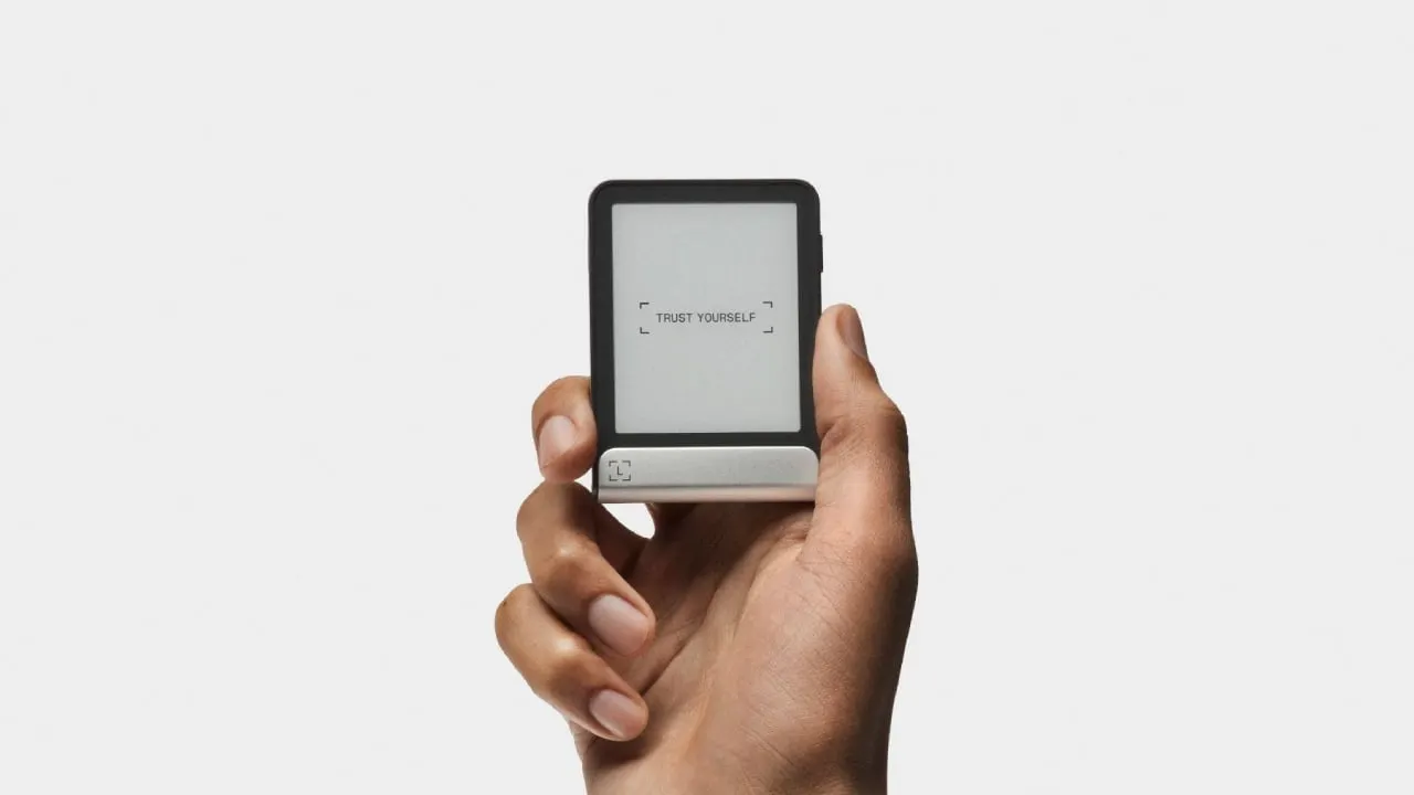 Ledger Reveals New E Ink Touchscreen Flex Wallet