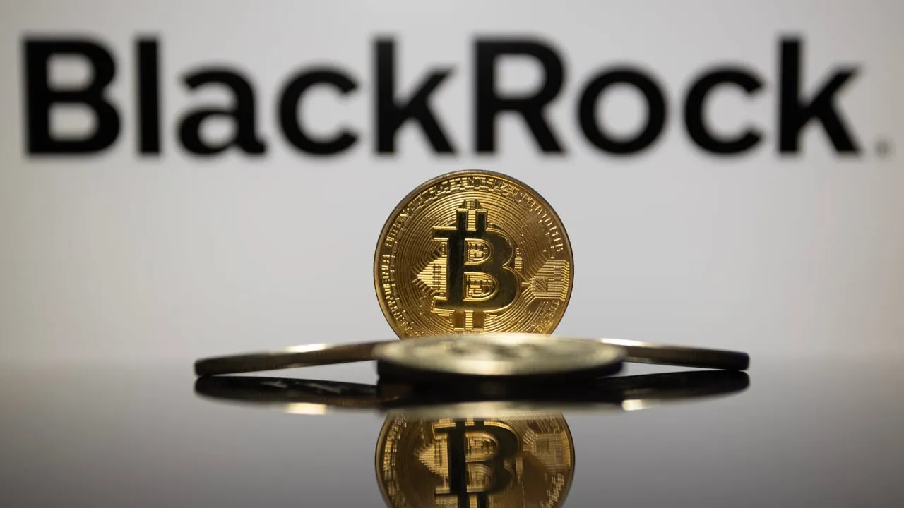 BlackRock Says Clients Are Buying Bitcoin to Hedge Against US Debt Crisis