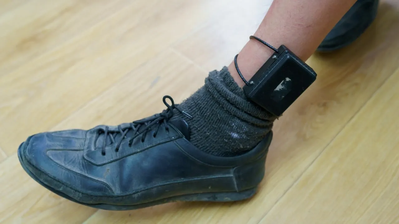 Accused $150M Crypto Fraudster Turns Fugitive After Disabling Ankle Monitor