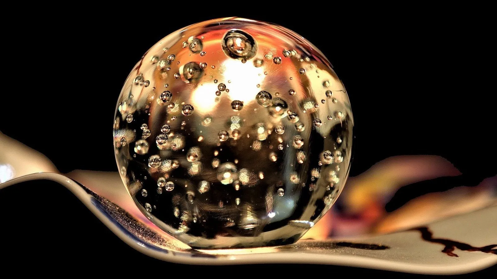 Crystal Ball. Image credit: Pixabay, Chpierard