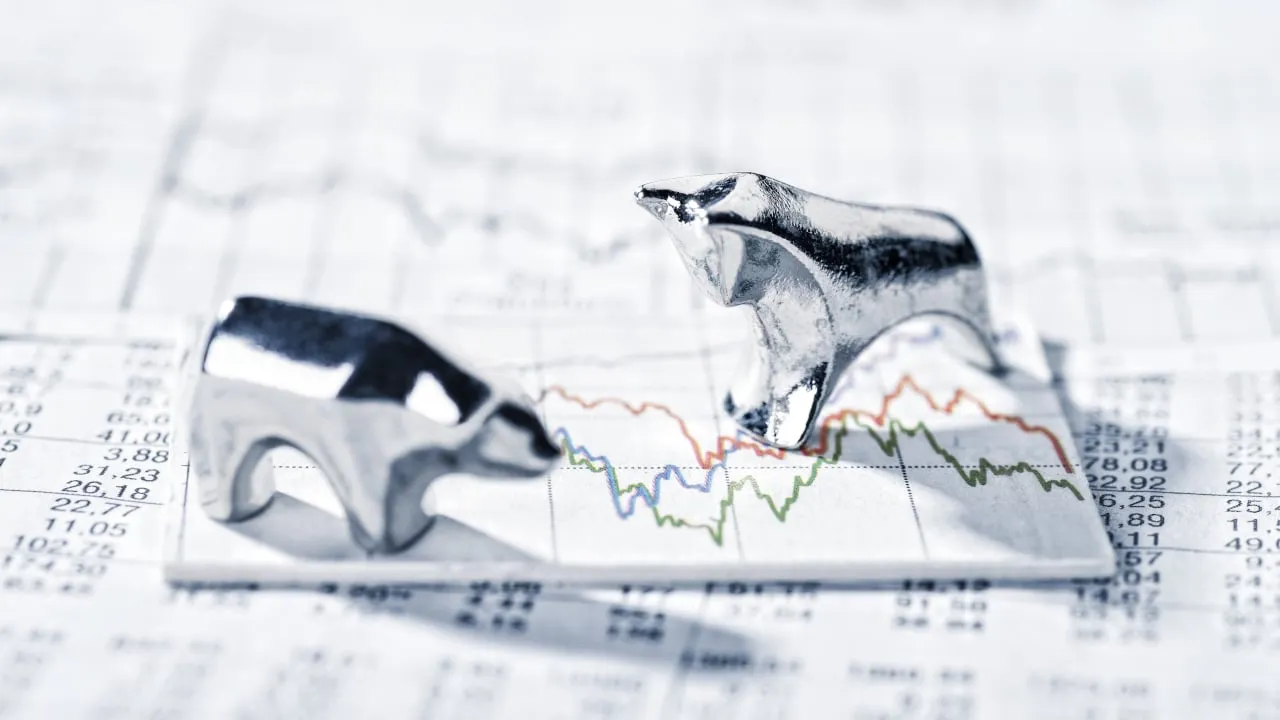 Bitcoin bulls and bears. Image: Shutterstock