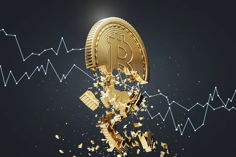 Bitcoin destruyendose. Imagen: Shutterstock