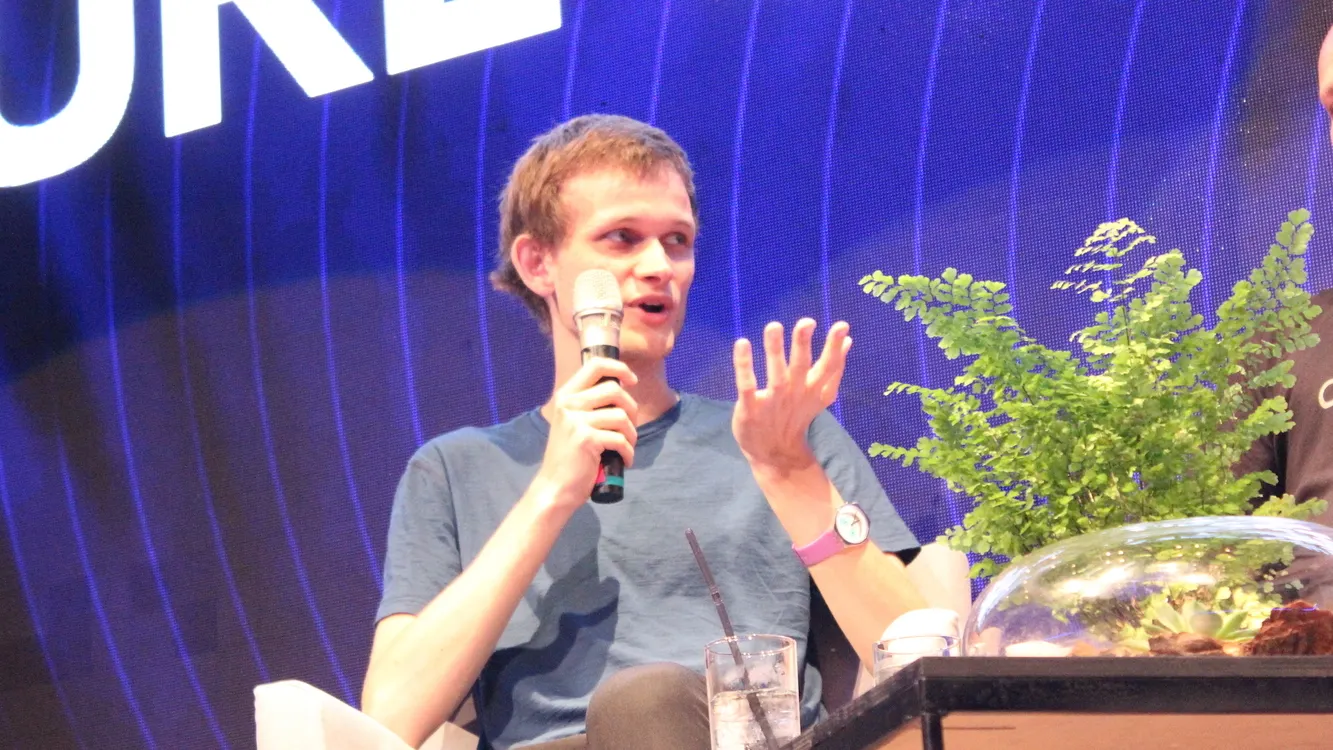 Vitalik Buterin talking to Joe Lubin