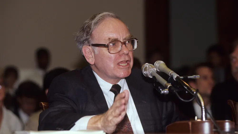 Warren Buffett afirma que no es dueño de ningún Bitcoin.