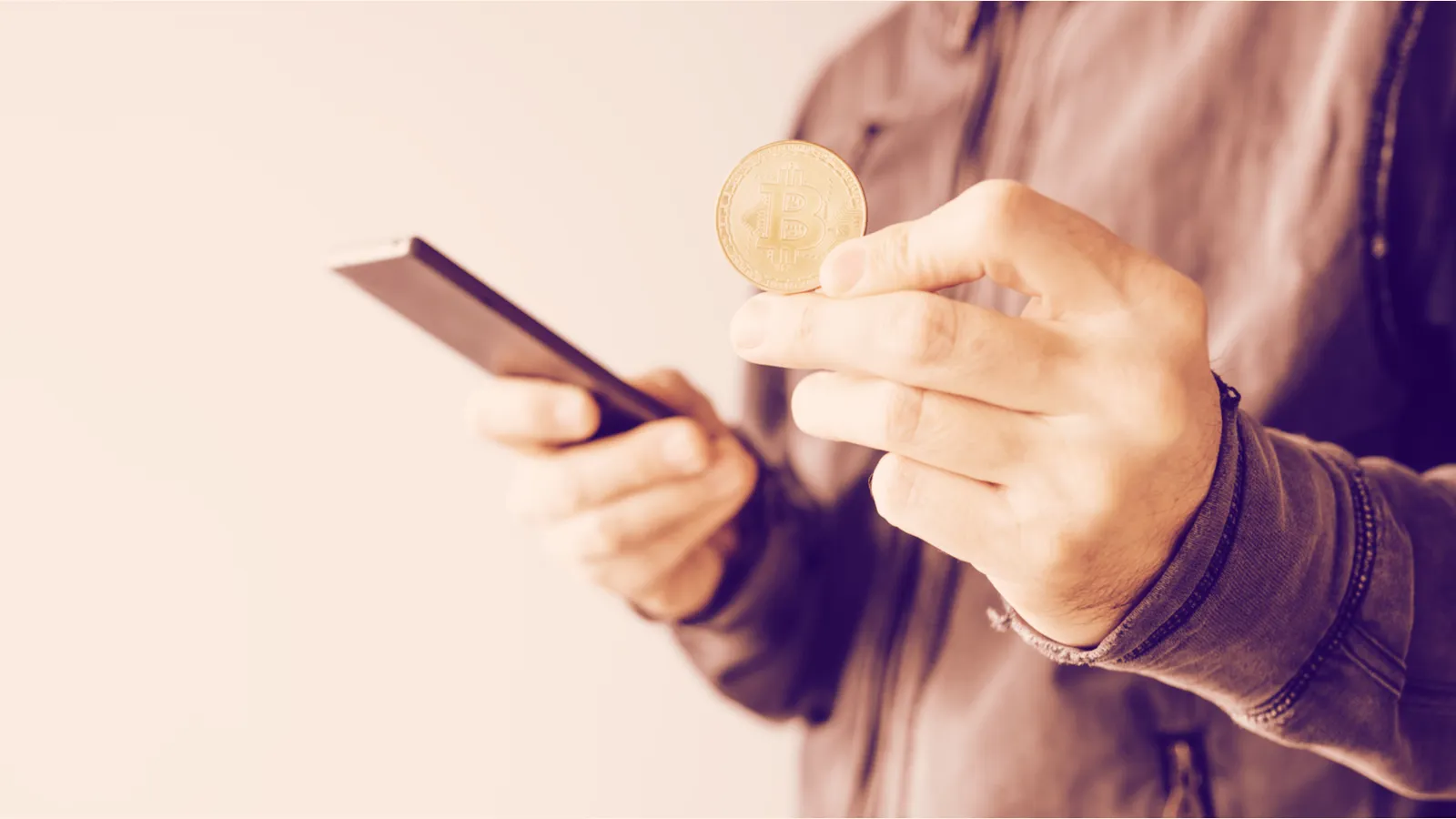 Bitcoin on your phone. Image: Shutterstock