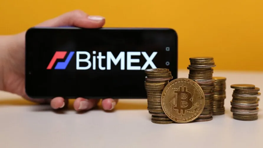 El precio de Bitcoin ha bajado unos 500 dólares como reacción al proceso abierto contra BitMEX. Imagen: Shutterstock