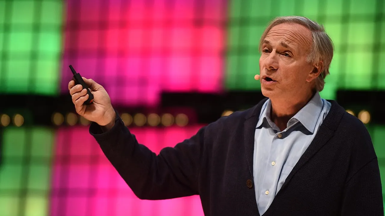 ¿Ray Dalio se está acercando a Bitcoin? Imagen: Wikipedia