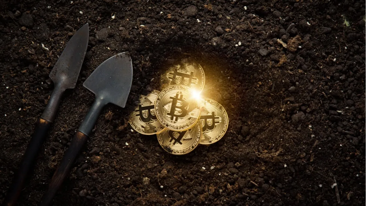 Bitcoin miners are digging for digital gold. Image: Shutterstock