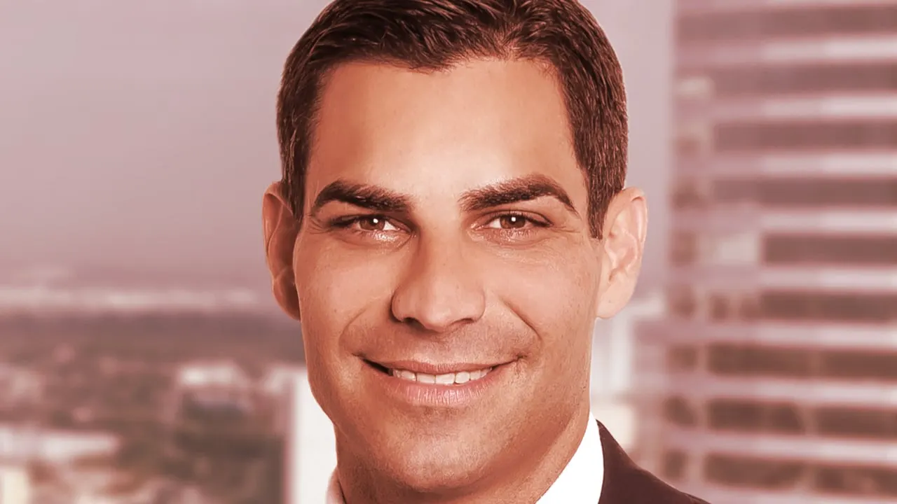 Alcalde de Miami, Francis Suárez, es partidario del Bitcoin. Imagen: Harvard